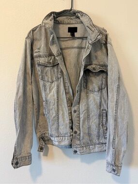 Forever 21 Men’s Large Distressed Gray Acid Wash Denim Jacket Streetwear